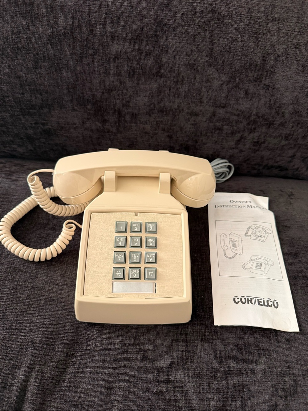 Vintage Desk Desktop Telephone 250044-VBA-20M Corded Phone Brand NEW Cortelco